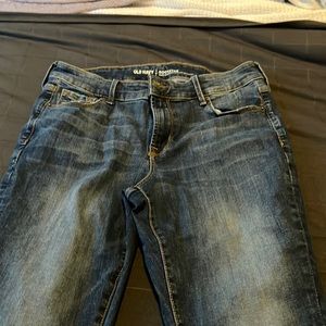 Old navy rock star.  10 regular 10 standard. Built in sculpt.  Darker color.